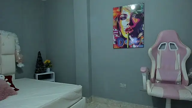 Snapshot of Athenea__fox chatting on 19, 12, 2025 Athenea fox online show from 19, 12, 2025