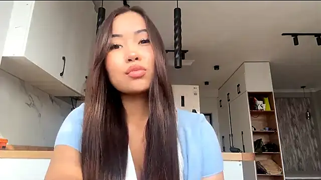 Ur neighbor Kira online show from 22, 10, 2025