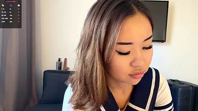 Ur neighbor Kira online show from 6, 8, 2026