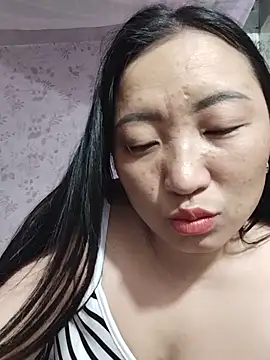 Snapshot of zhen-zo chatting on 12, 5, 2026 zhen-zo online show from 12, 5, 2026