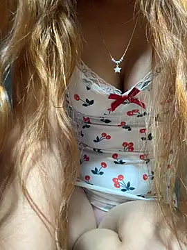Snapshot of Tina_pusy chatting on 8, 11, 2025 Tina pusy online show from 8, 11, 2025