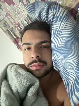 Snapshot of artzin2334 chatting on 6, 11, 2025 artzin2334 online show from 6, 11, 2025