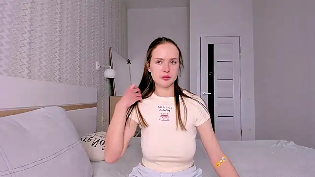 Snapshot of LilMary_ chatting on 9, 2, 2026 LilMary online show from 9, 2, 2026