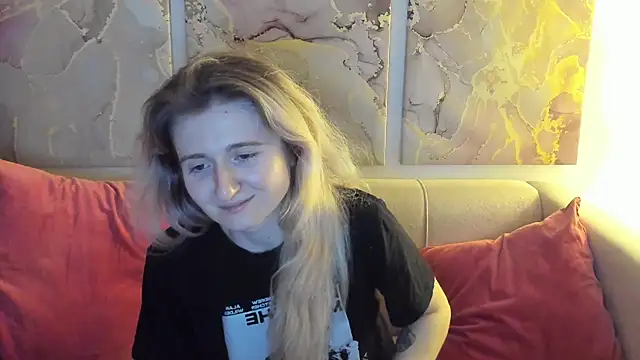 Snapshot of CamillaDreamer chatting on 17, 4, 2026 CamillaDreamer online show from 17, 4, 2026