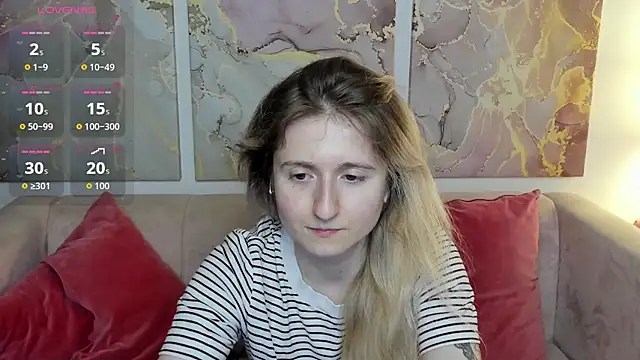 Snapshot of CamillaDreamer chatting on 29, 4, 2026 CamillaDreamer online show from 29, 4, 2026