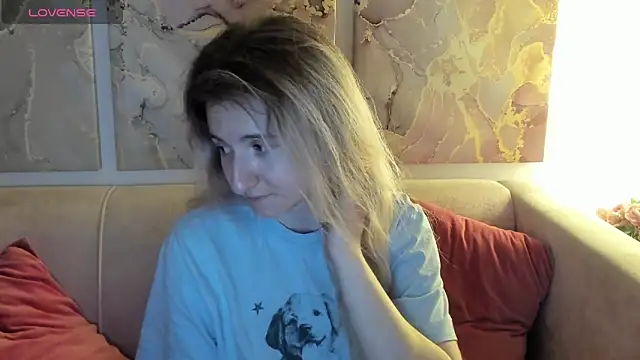 Snapshot of CamillaDreamer chatting on 2, 5, 2026 CamillaDreamer online show from 2, 5, 2026