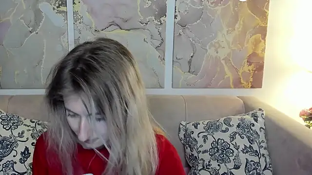 Snapshot of CamillaDreamer chatting on 19, 5, 2026 CamillaDreamer online show from 19, 5, 2026