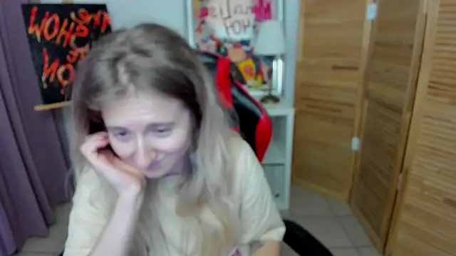 Snapshot of CamillaDreamer chatting on 14, 7, 2026 CamillaDreamer online show from 14, 7, 2026