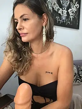 Snapshot of AlinemariaX chatting on 2, 10, 2025 AlinemariaX online show from 2, 10, 2025