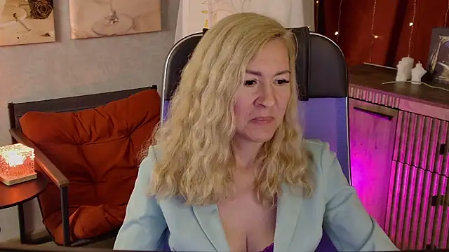 Snapshot of DonnaSmitth chatting on 15, 6, 2026 DonnaSmitth online show from 15, 6, 2026