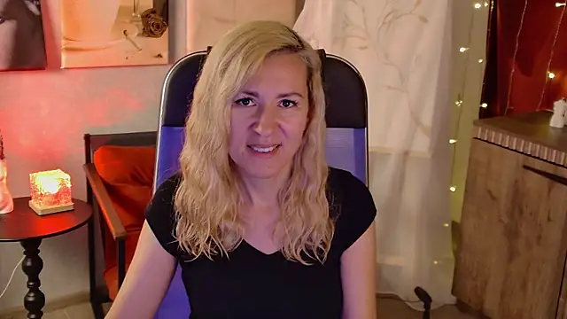 Snapshot of DonnaSmitth chatting on 2, 7, 2026 DonnaSmitth online show from 2, 7, 2026