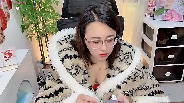 Snapshot of NEWONETO chatting on 12, 2, 2026 NEWONETO online show from 12, 2, 2026