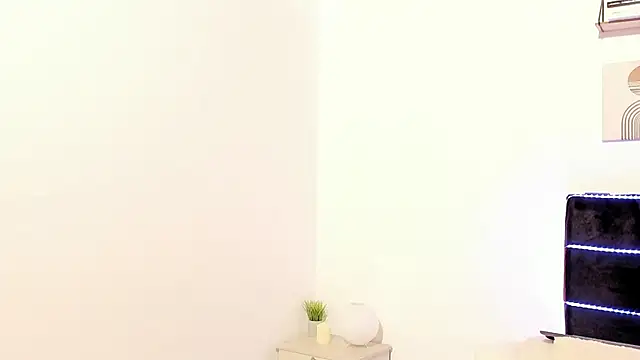 Taylormaccurdy  online show from 19, 11, 2025