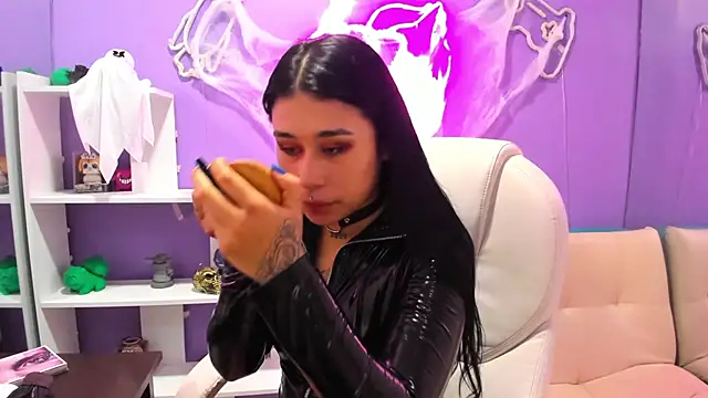 SusanVilla online show from 25, 10, 2025