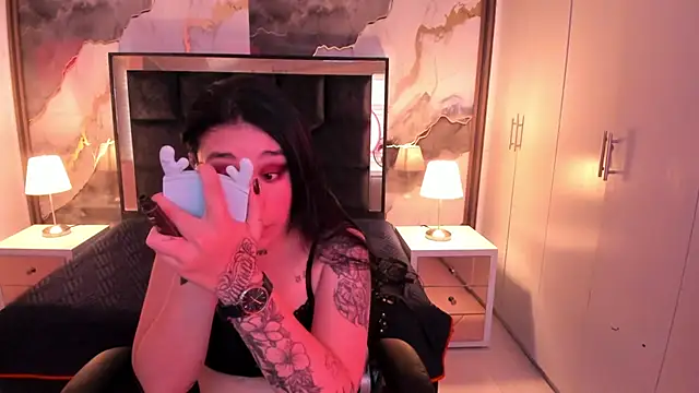 SusanVilla online show from 18, 11, 2025