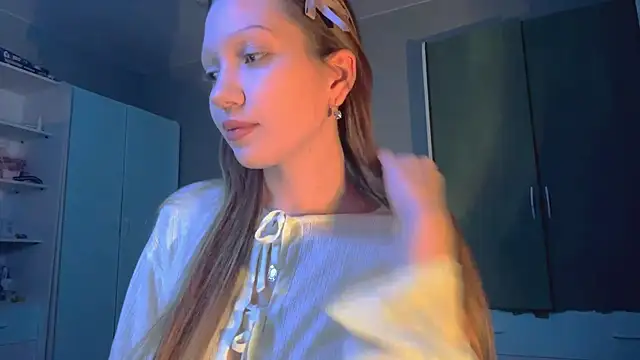 EmiIyKitty online show from 5, 10, 2025