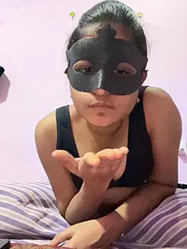 Snapshot of TeluguIshu_teen20 chatting on 17, 10, 2025 TeluguIshu teen20 online show from 17, 10, 2025