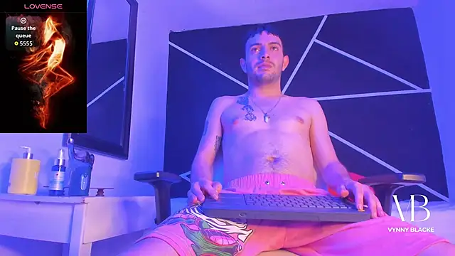 VynnyBlacke  online show from 25, 11, 2025