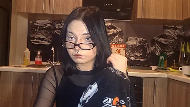 Snapshot of Beeping_Creature chatting on 8, 2, 2026 Beeping Creature online show from 8, 2, 2026