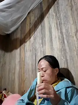 Snapshot of Tuyet_xx chatting on 26, 11, 2025 Tuyet xx online show from 26, 11, 2025