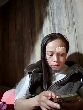 Snapshot of Tuyet_xx chatting on 18, 12, 2025 Tuyet xx online show from 18, 12, 2025