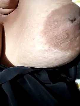 Hotmommax online show from 13, 2, 2026