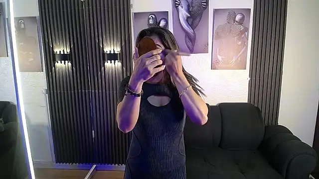 chloe  Jones  online show from 16, 1, 2026