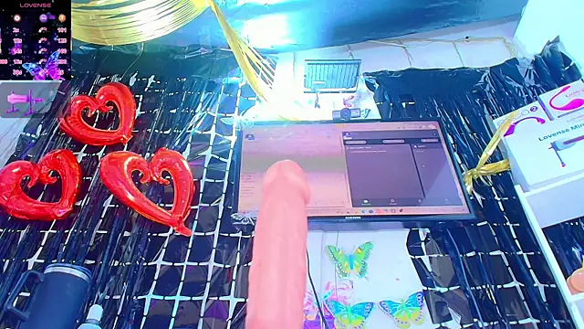 Snapshot of dakotamilf__hot chatting on 1, 3, 2026 dakotamilf hot online show from 1, 3, 2026