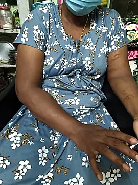 Snapshot of Tamilselviroja- chatting on 28, 4, 2026 Tamilselviroja- online show from 28, 4, 2026