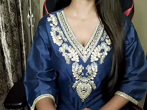 Snapshot of Brown_Girl_19 chatting on 7, 10, 2025 Brown Girl 19 online show from 7, 10, 2025