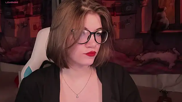 Snapshot of CathyAdams chatting on 5, 5, 2026 CathyAdams online show from 5, 5, 2026