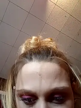 Queen2454 online show from 19, 1, 2026