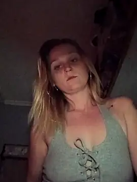 Queen2454 online show from 5, 4, 2026