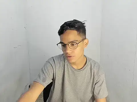 Snapshot of Deivi_colins_23 chatting on 20, 10, 2025 Deivi colins 23 online show from 20, 10, 2025