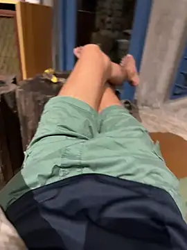 HenryLee1983-cums online show from 20, 6, 2026