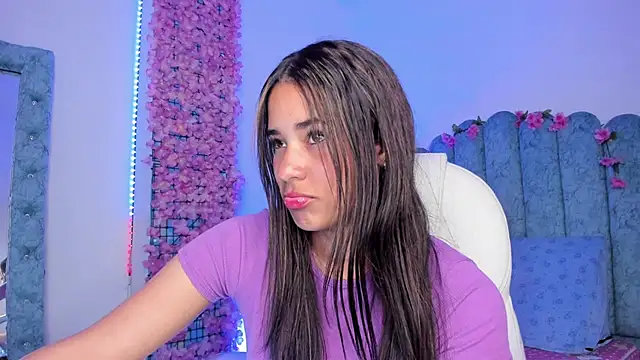 Camila Smith 23 online show from 24, 10, 2025