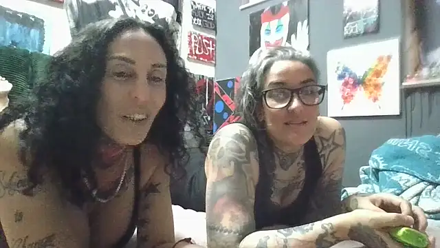 Snapshot of inkdhollow1 chatting on 1, 8, 2026 inkdhollow1 online show from 1, 8, 2026