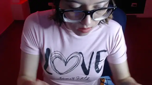 Snapshot of cristal_hills_19 chatting on 13, 2, 2026 cristal hills 19 online show from 13, 2, 2026