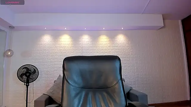 VenusCooper online show from 23, 11, 2025