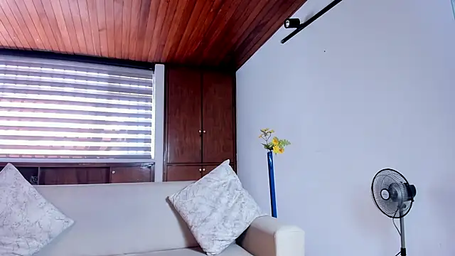 Snapshot of VenusCooper chatting on 17, 1, 2026 VenusCooper online show from 17, 1, 2026