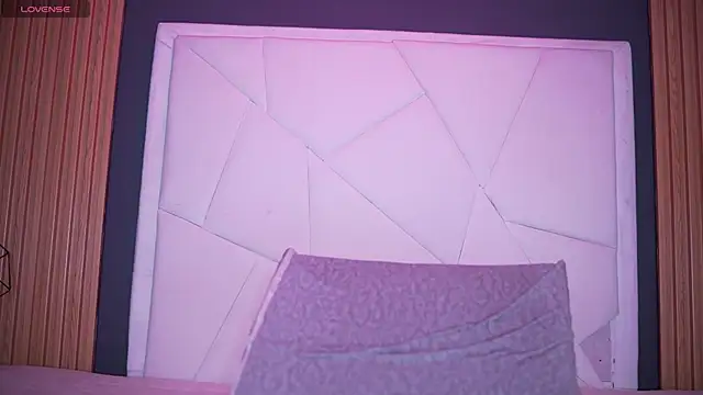 Emily Roberts9 online show from 1, 4, 2026