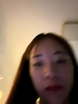 Snapshot of jun-xinh09 chatting on 3, 10, 2025 jun-xinh09 online show from 3, 10, 2025