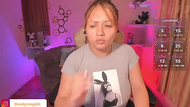 EvelynVega0 online show from 23, 12, 2025