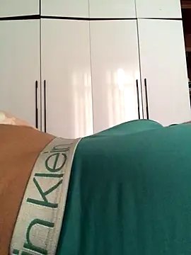 Snapshot of khonglongvong86 chatting on 6, 10, 2025 khonglongvong86 online show from 6, 10, 2025