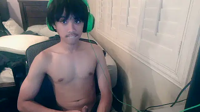 youngasianboy2007 online show from 28, 10, 2025