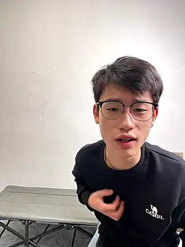 Snapshot of Cate-boy chatting on 11, 11, 2025 Cate-boy online show from 11, 11, 2025