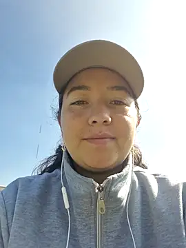 Snapshot of annyaparis chatting on 17, 12, 2025 annyaparis online show from 17, 12, 2025