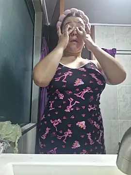 Snapshot of annyaparis chatting on 8, 1, 2026 annyaparis online show from 8, 1, 2026