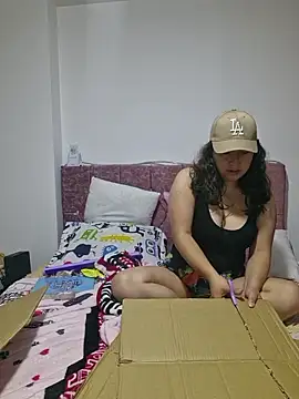 Snapshot of annyaparis chatting on 15, 1, 2026 annyaparis online show from 15, 1, 2026