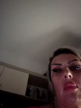 KirraWhite online show from 30, 10, 2025